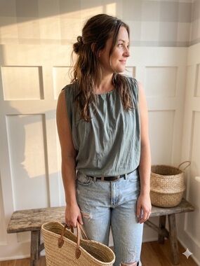 LOFT Sleeveless Gathered Neck Tank Top in Sage Green Large